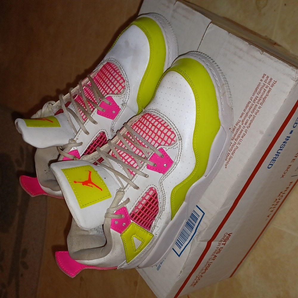 Jordan 4s